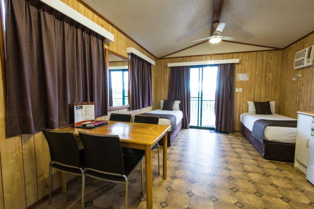 Hotel Settlers Biloela Экстерьер фото